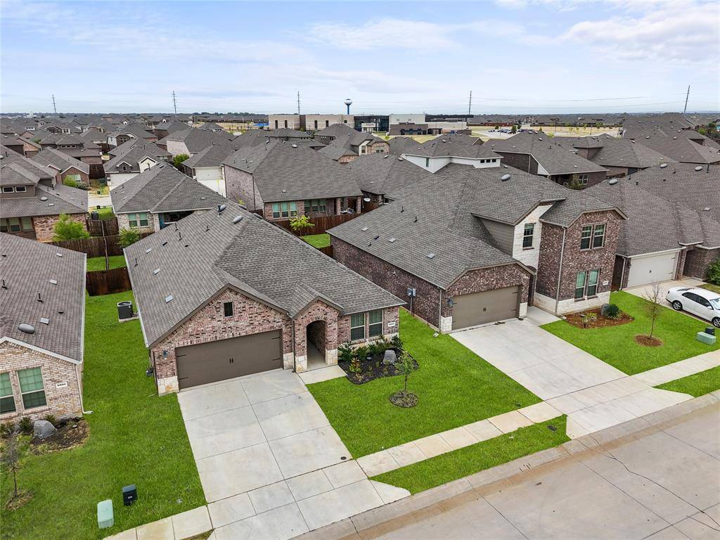 9805 Quail Pointe Road, Aubrey, TX 76227