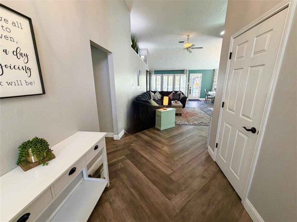9920 Pack Saddle Trail, Fort Worth, TX 76108