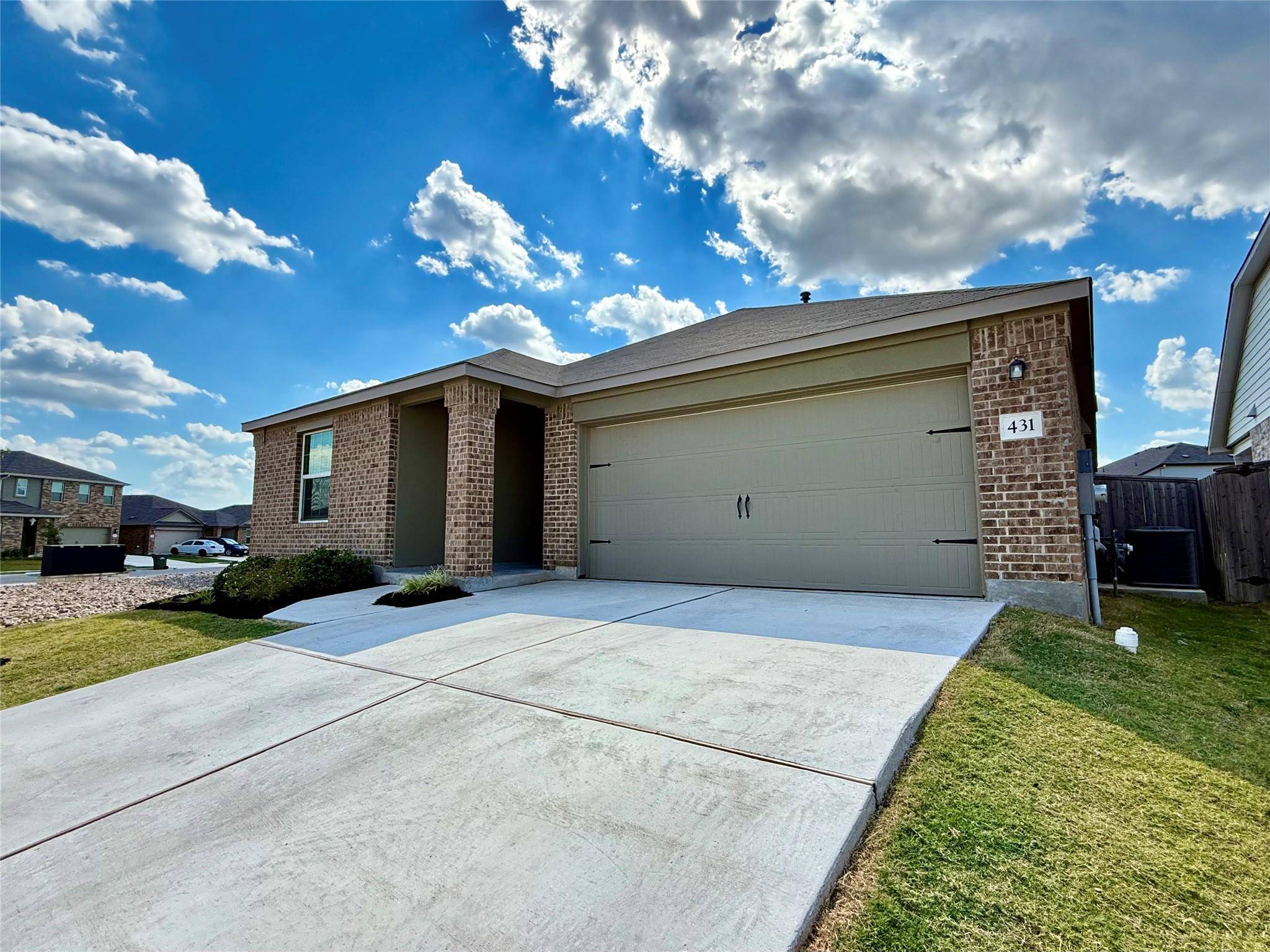 431 Sebring CIR, Hutto, TX 78634