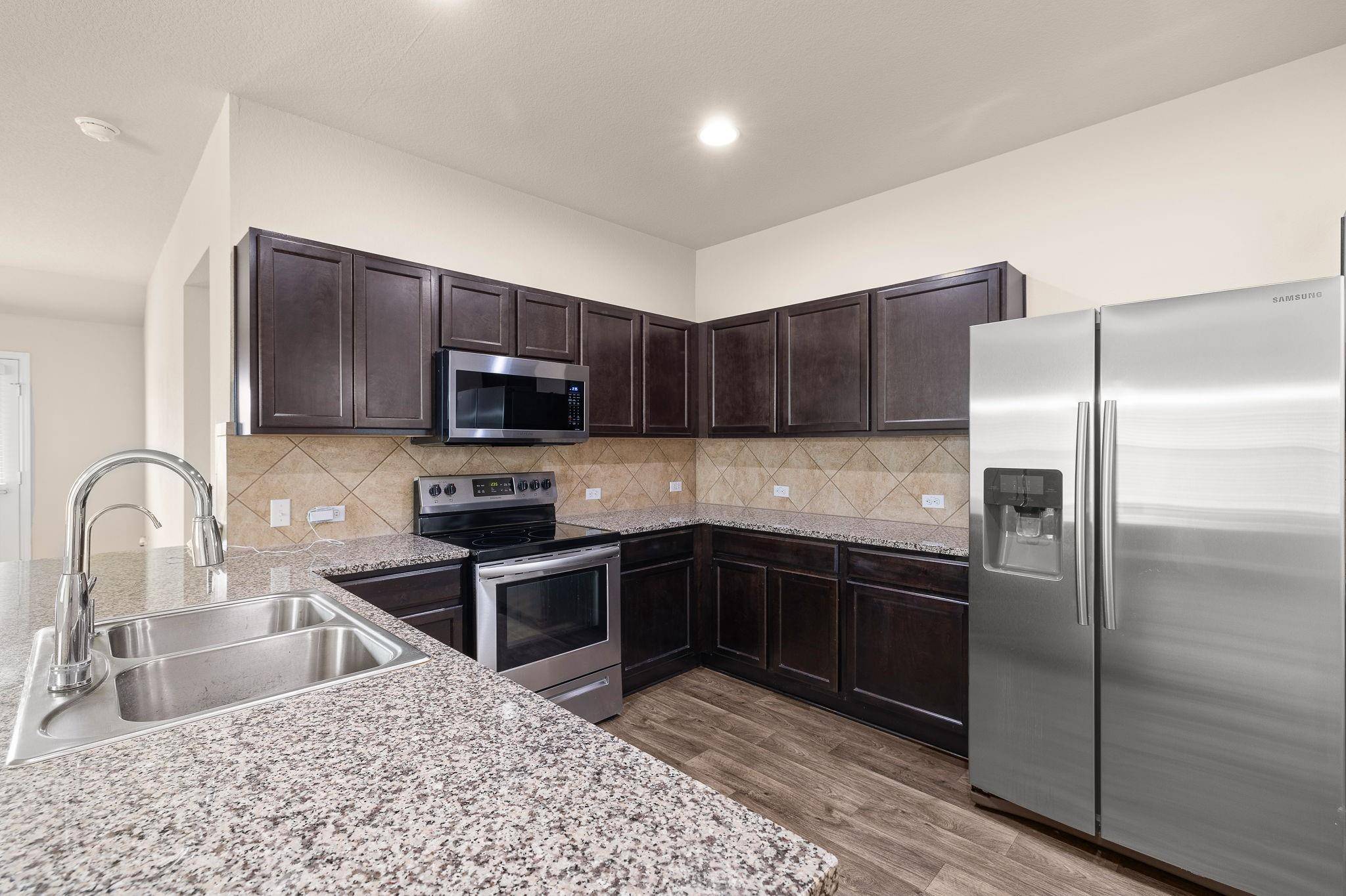 210 Garcitas Creek LN, Hutto, TX 78634