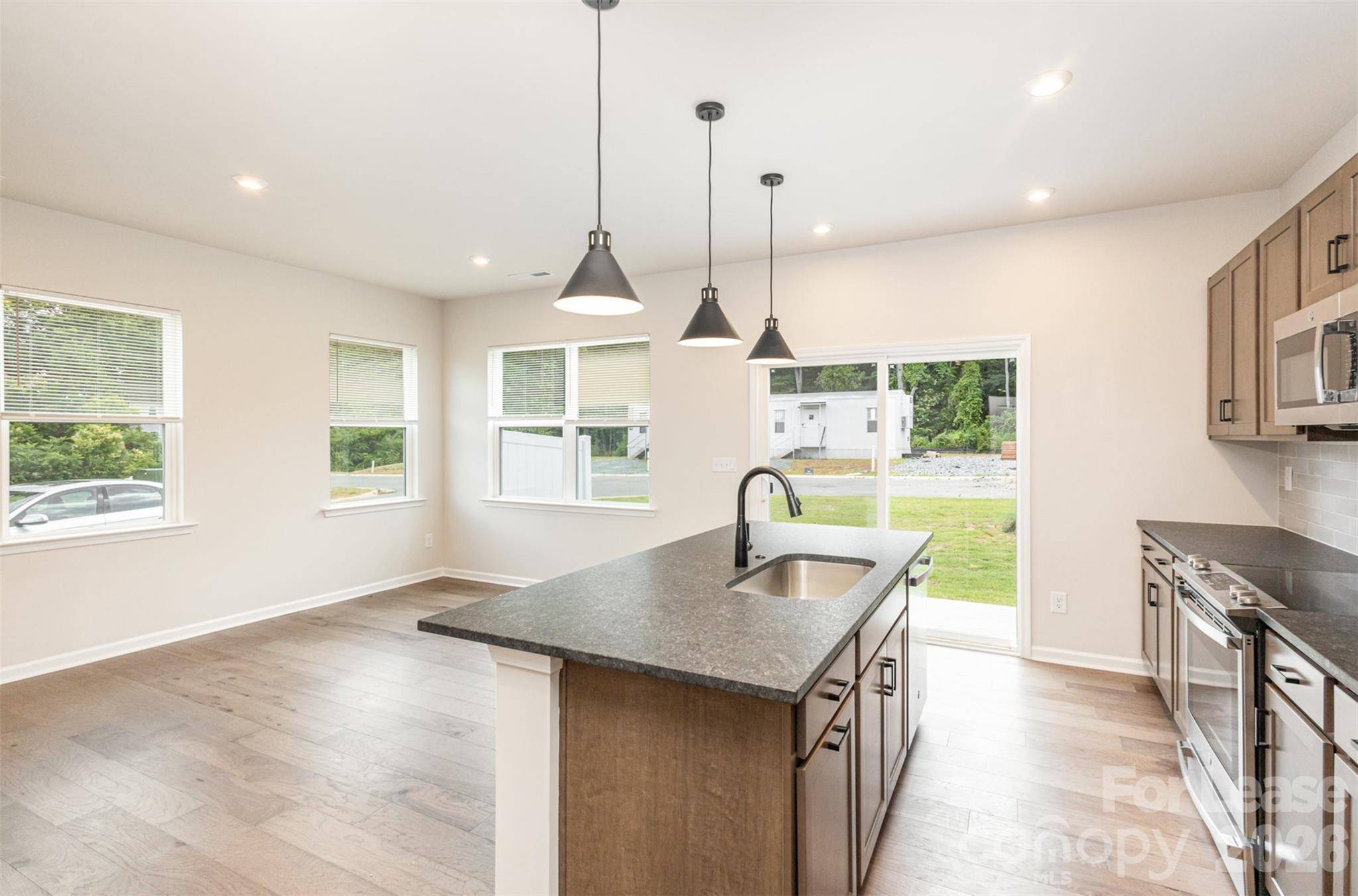3103 Hutton Gardens LN, Charlotte, NC 28269