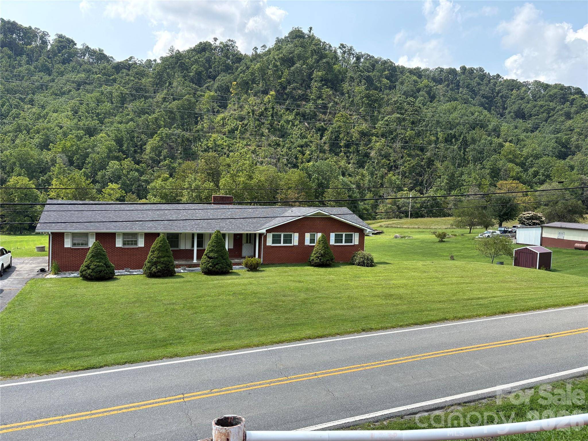 11141 NC Highway 226 HWY, Bakersville, NC 28705