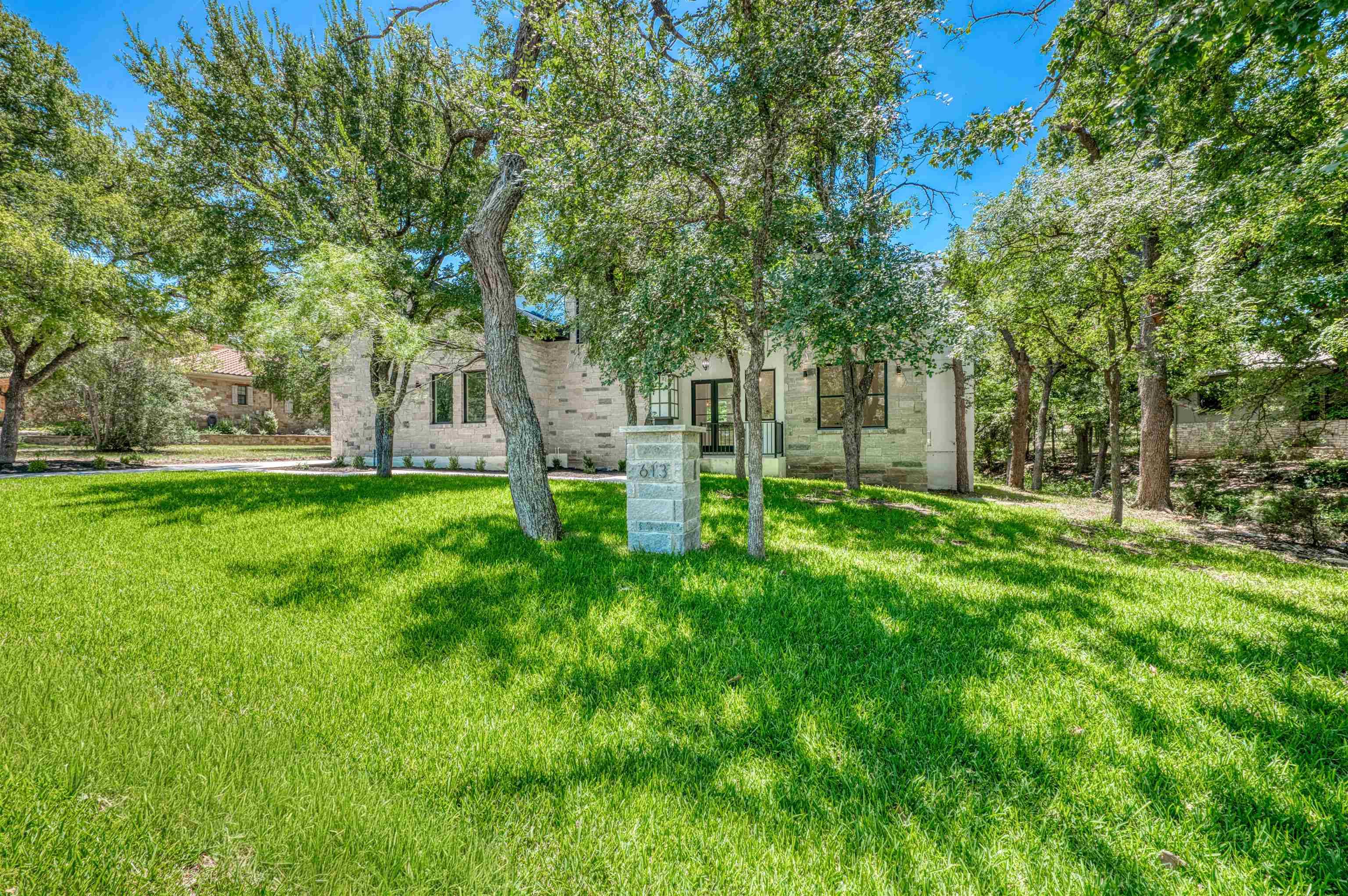 613 Apache Tear, Horseshoe Bay, TX 78657