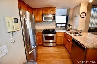 11624 Grosvenor LN #4D, Kew Gardens, NY 11418