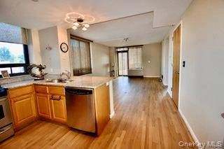 11624 Grosvenor LN #4D, Kew Gardens, NY 11418