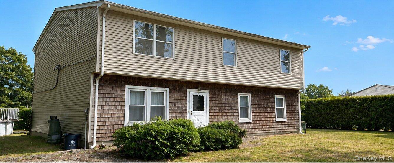 7 Gaynor RD, Centereach, NY 11720