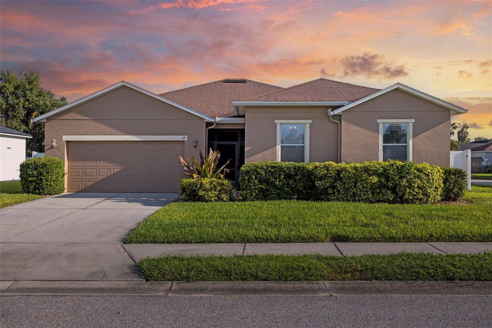 115 64TH AVE E, Bradenton, FL 34203