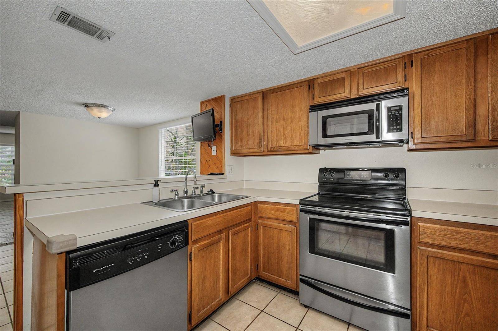 6761 121ST AVE #A, Largo, FL 33773