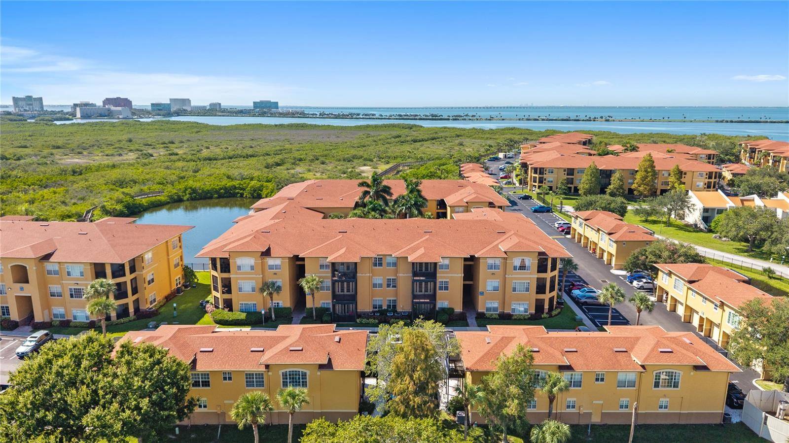 4333 BAYSIDE VILLAGE DR #320, Tampa, FL 33615