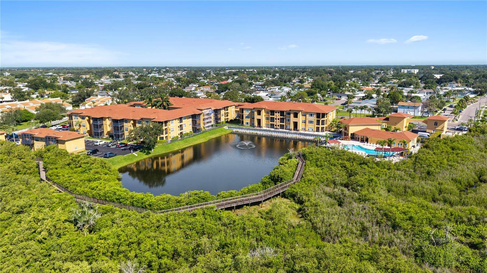 4333 BAYSIDE VILLAGE DR #320, Tampa, FL 33615