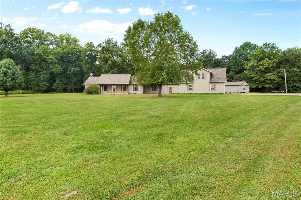 6289 Oak Creek TRL, Mount Olive, IL 62069