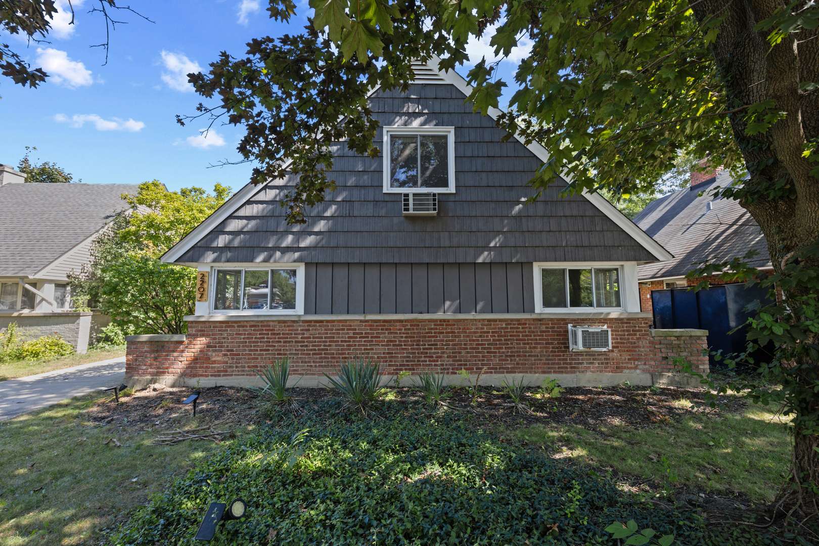 2207 Crawford AVE, Evanston, IL 60201