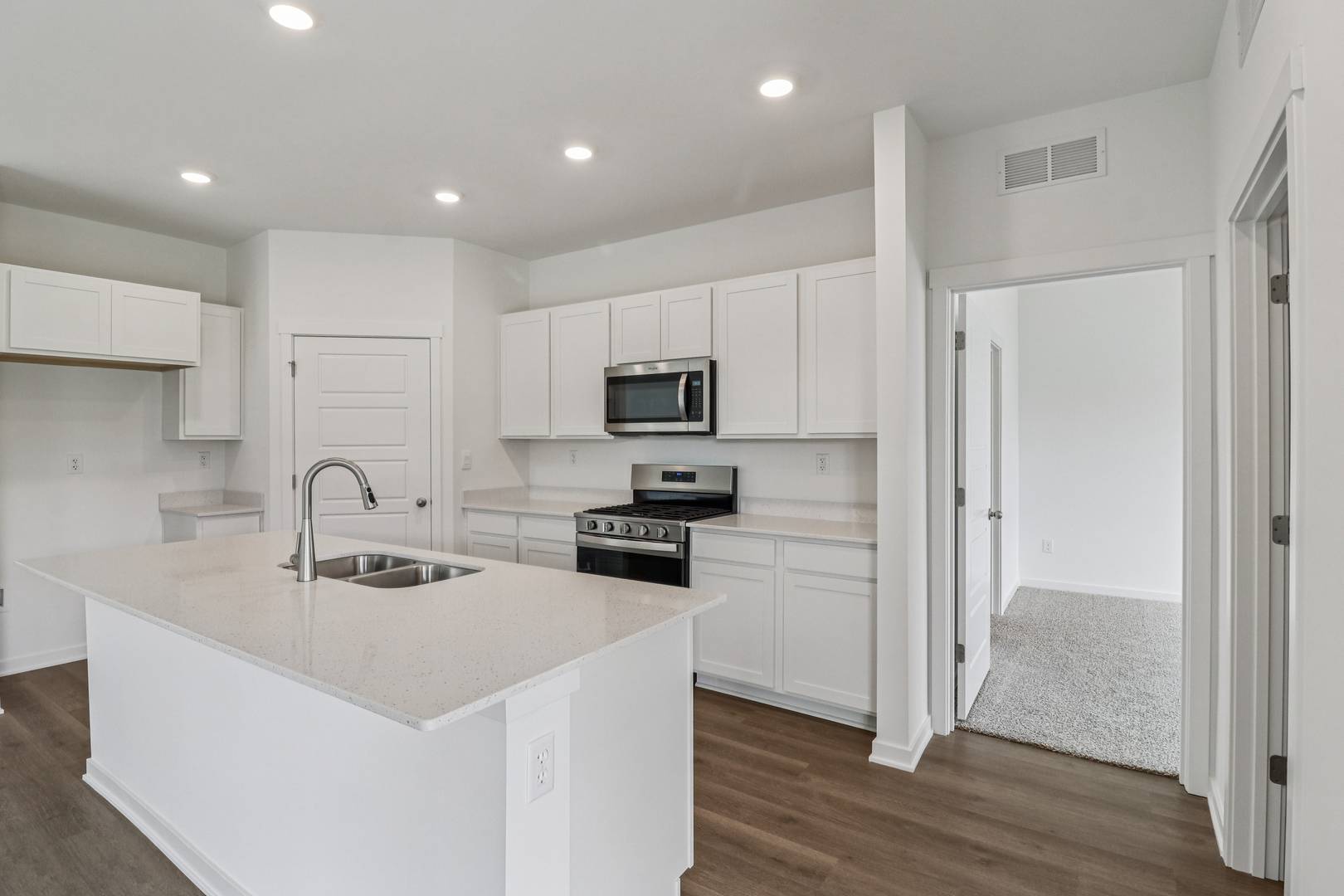 6296 Redwood TRL, Wonder Lake, IL 60097
