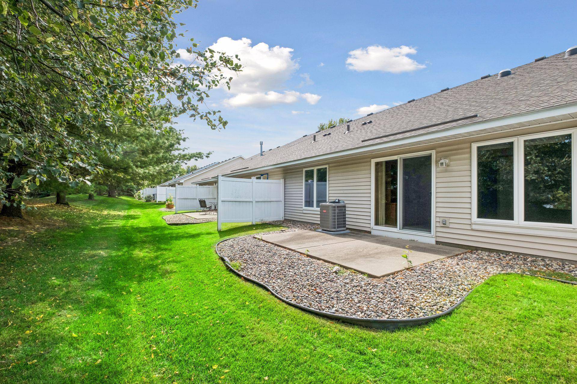 7929 Barrymore LN, Woodbury, MN 55125