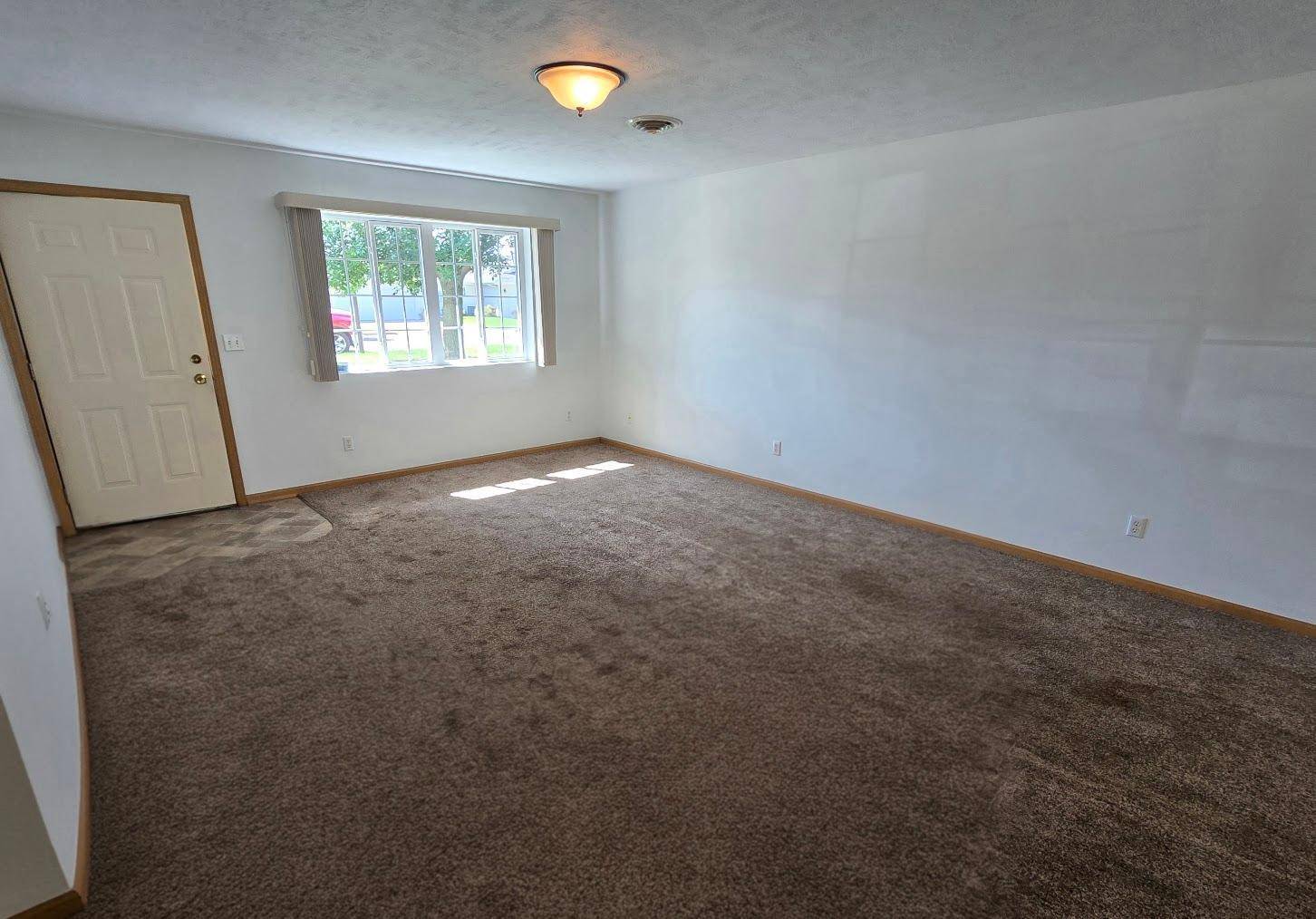 163 Ridgeview DR, Pipestone, MN 56164