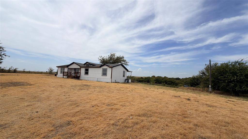 716 Coyote Trail, Rhome, TX 76078
