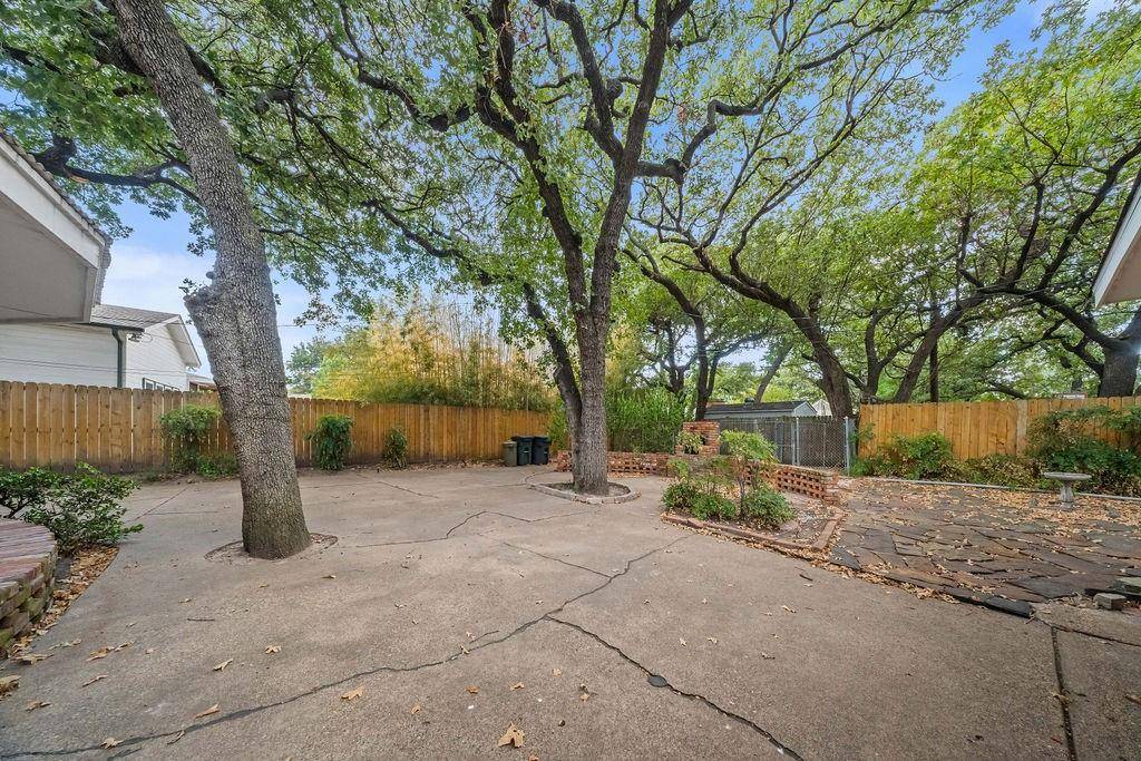 1809 Glenbrook Drive, Irving, TX 75061