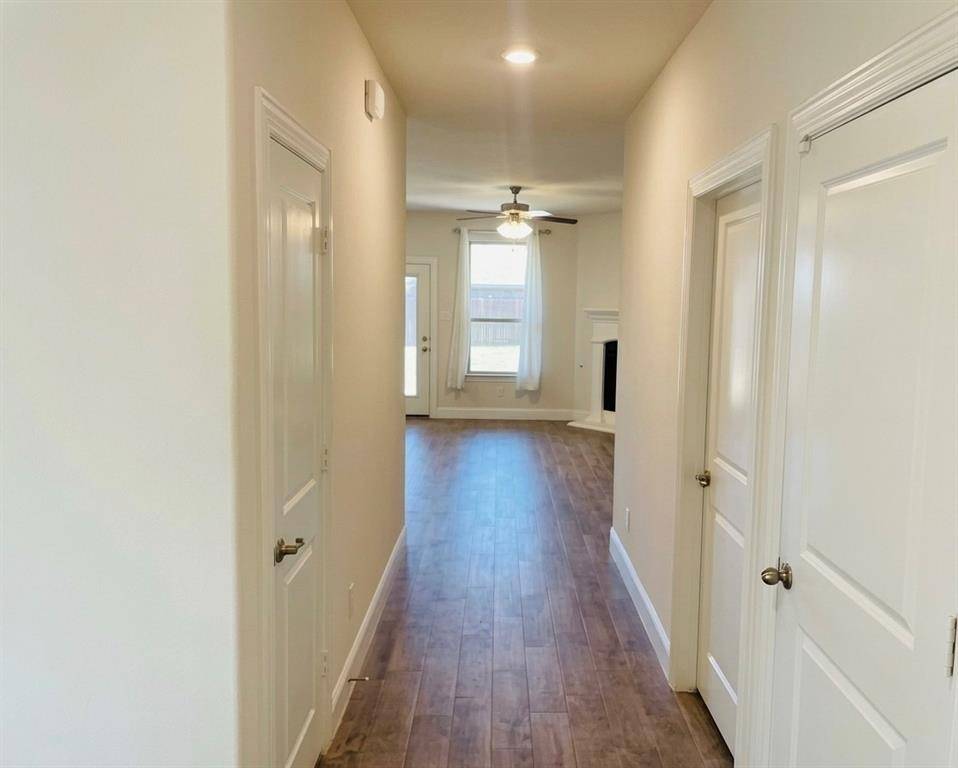 11109 Gold Pan Trail, Aubrey, TX 76227