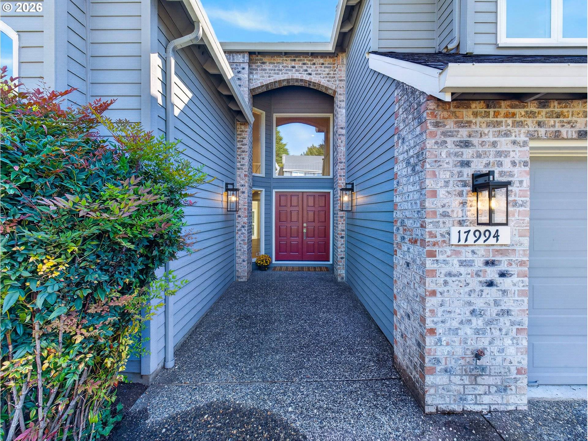 17994 SAINT CLAIR DR, Lake Oswego, OR 97034