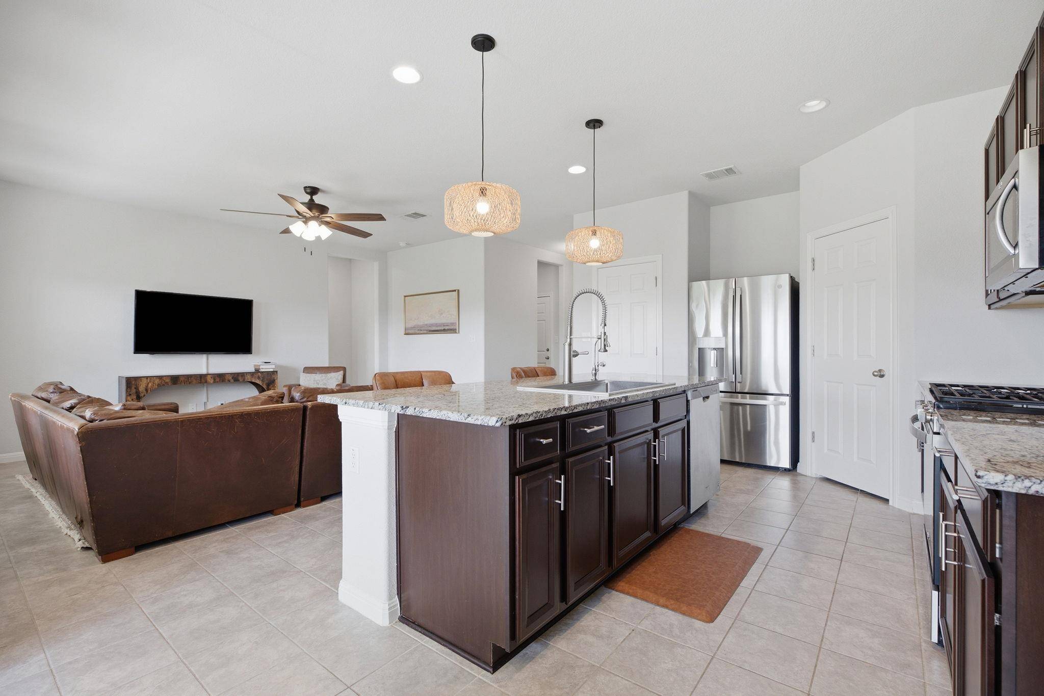 1100 S San Marcos ST, Manor, TX 78653