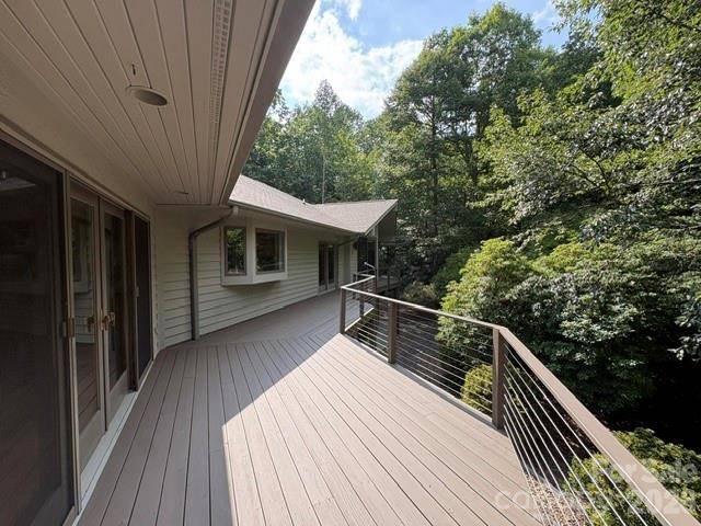 100 Elmridge DR, Flat Rock, NC 28731