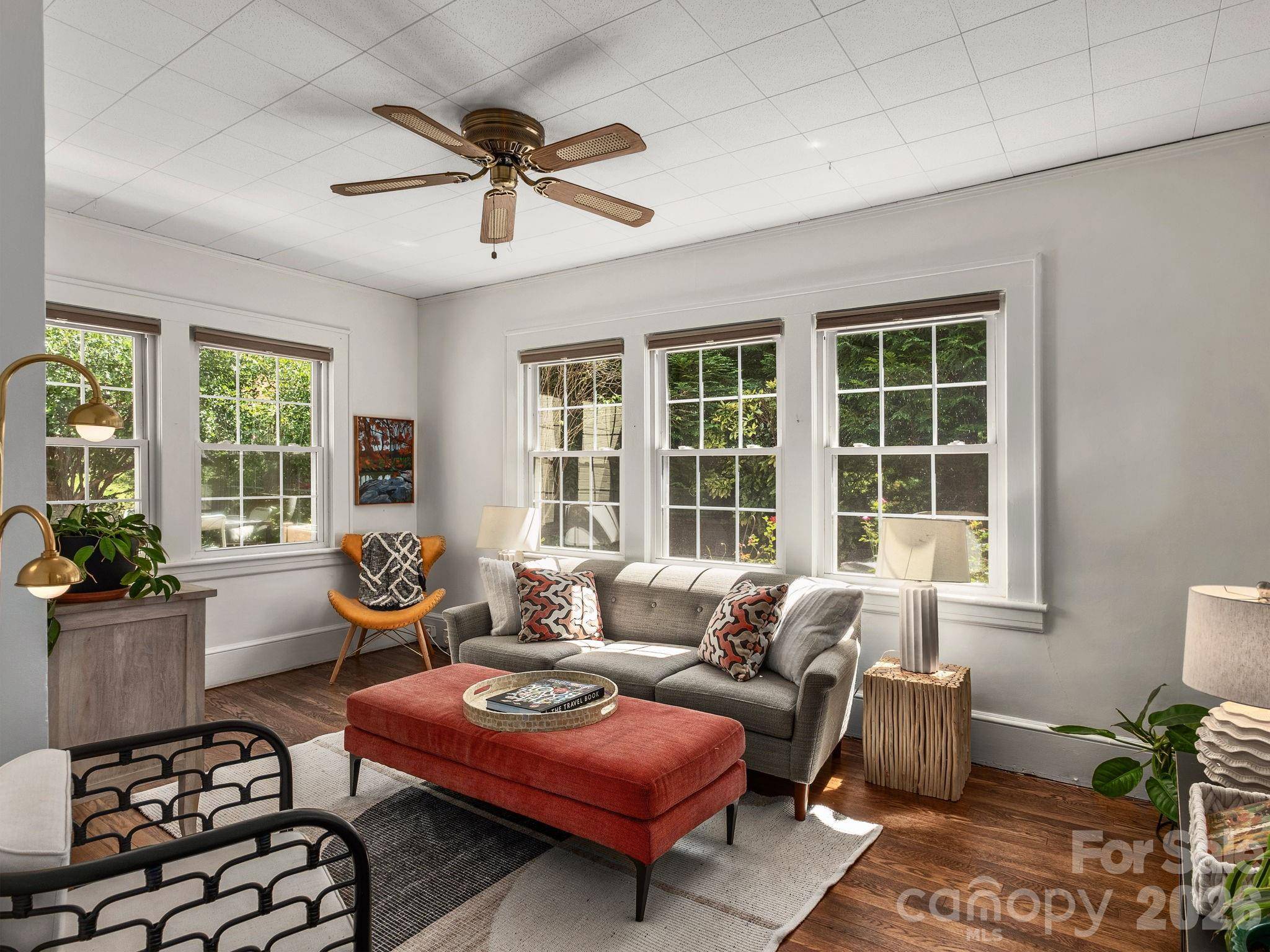 303 Country Club RD, Asheville, NC 28804