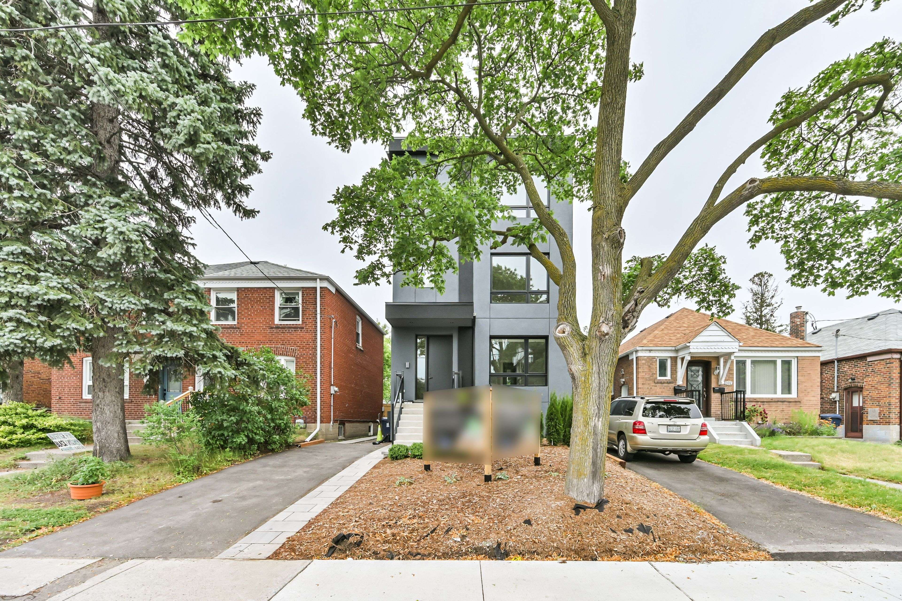 2420 Gerrard ST E #2, Toronto E02, ON M4E 2E9
