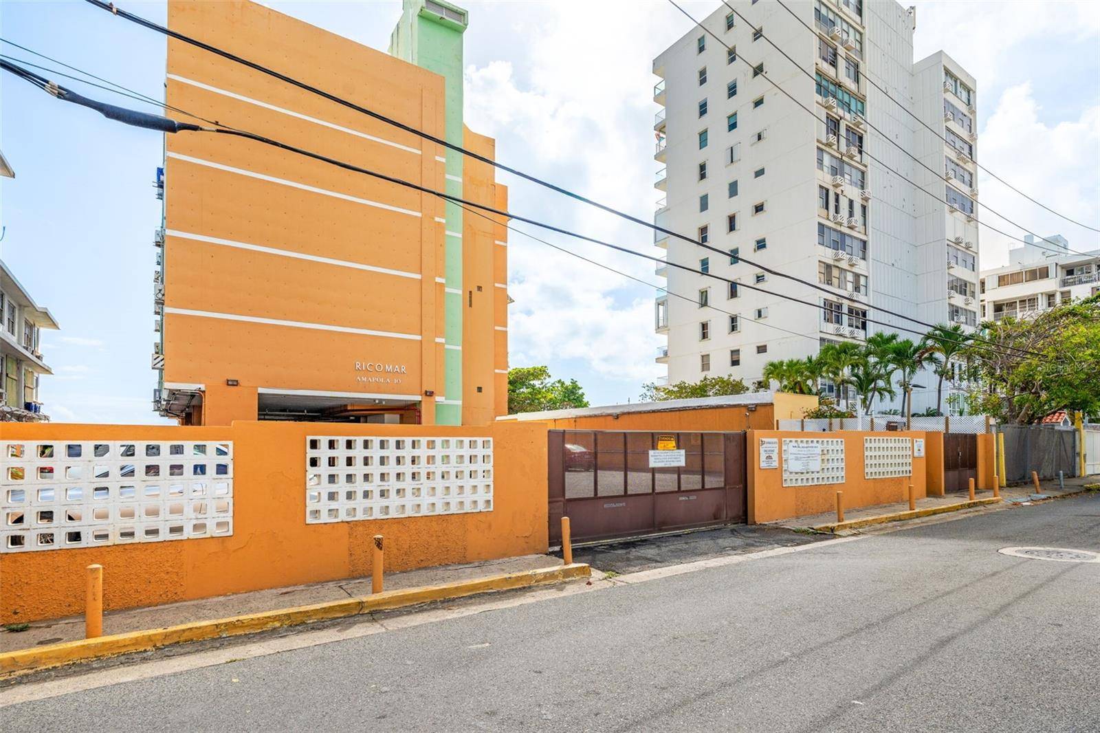 10 CALLE AMAPOLA #5, Carolina, PR 00979