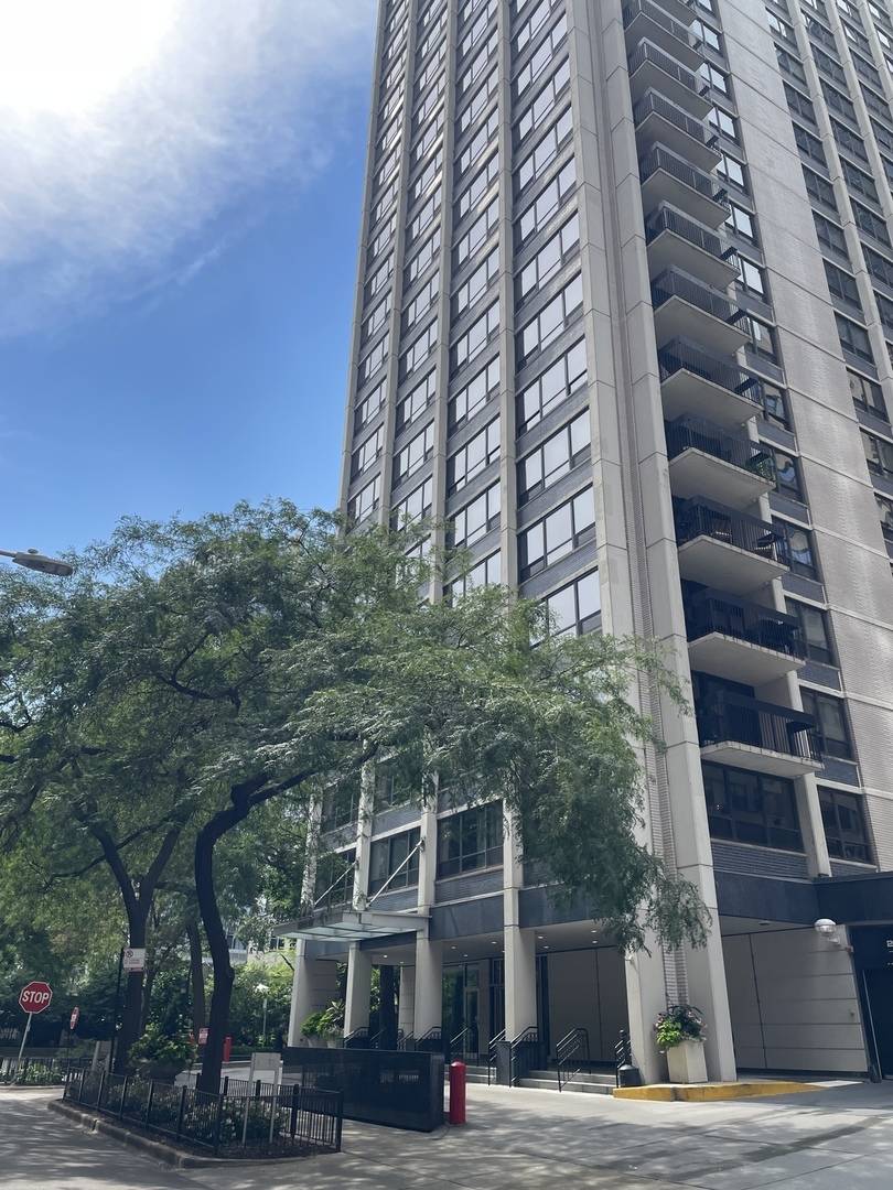 222 E PEARSON ST #1606, Chicago, IL 60611