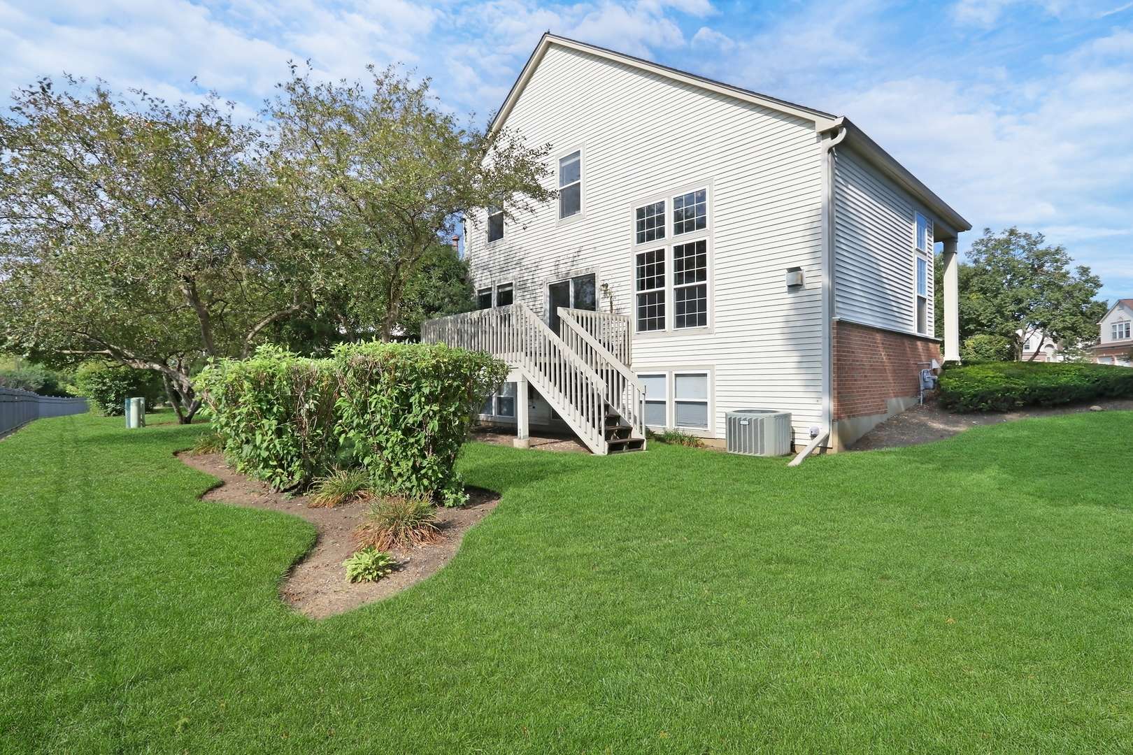 2833 Waterfront AVE, Algonquin, IL 60102