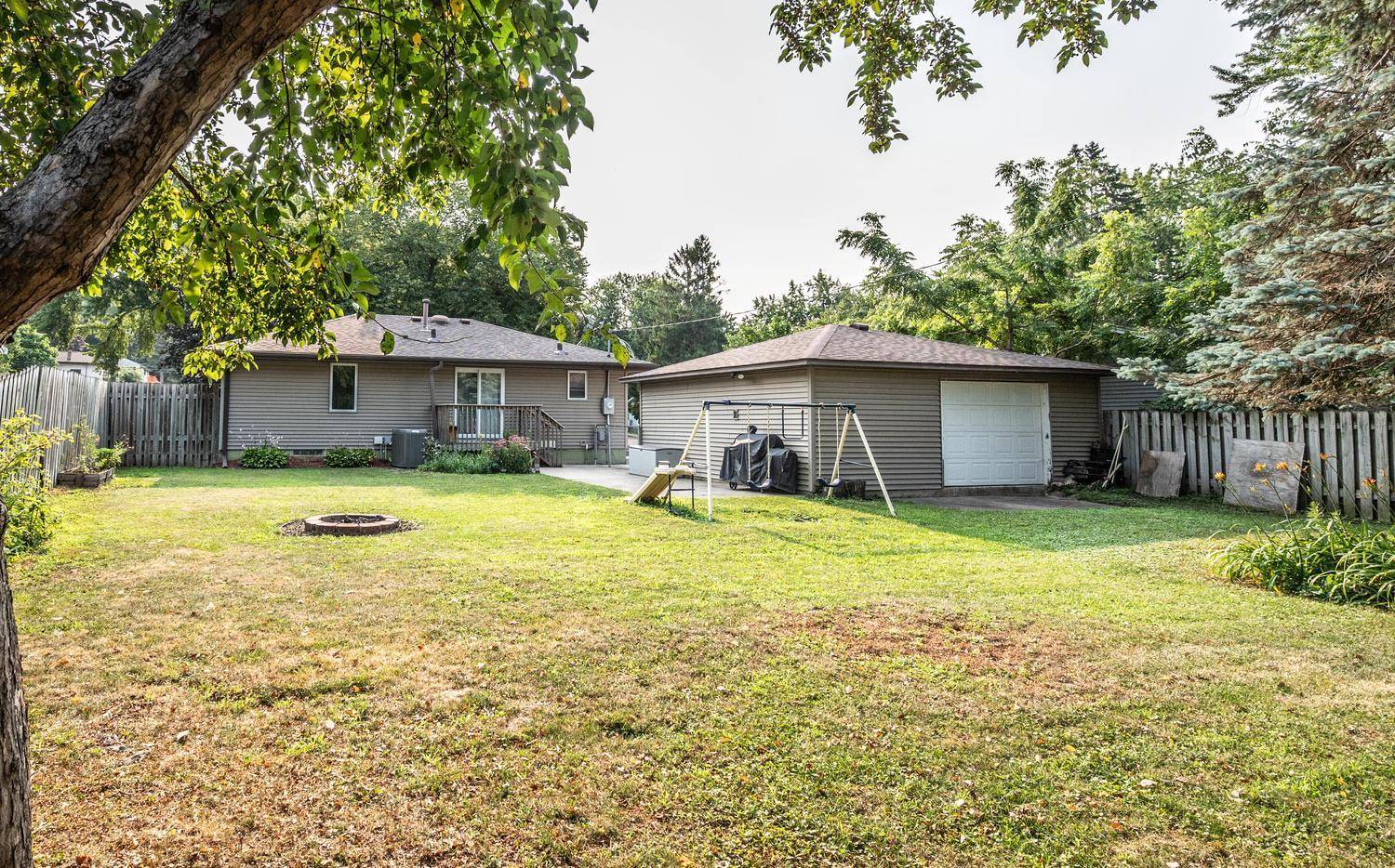 1949 Barry DR, Newport, MN 55055