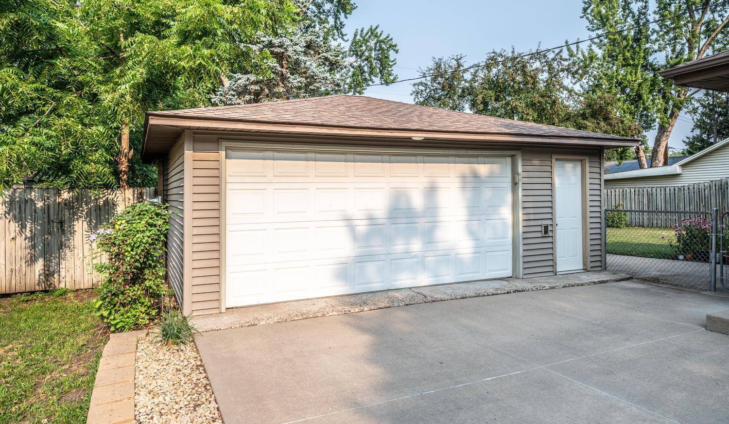 1949 Barry DR, Newport, MN 55055