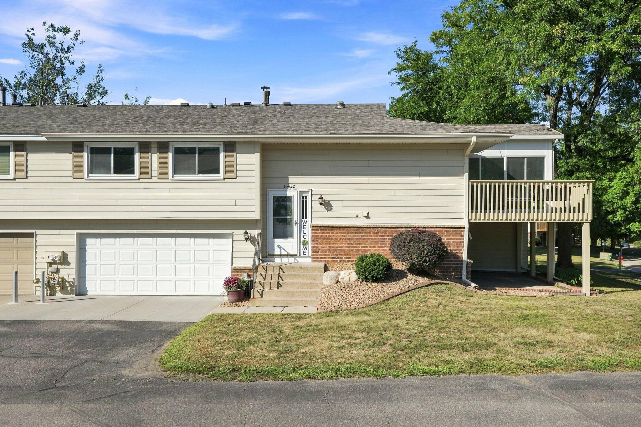 10422 Decatur AVE S, Bloomington, MN 55438