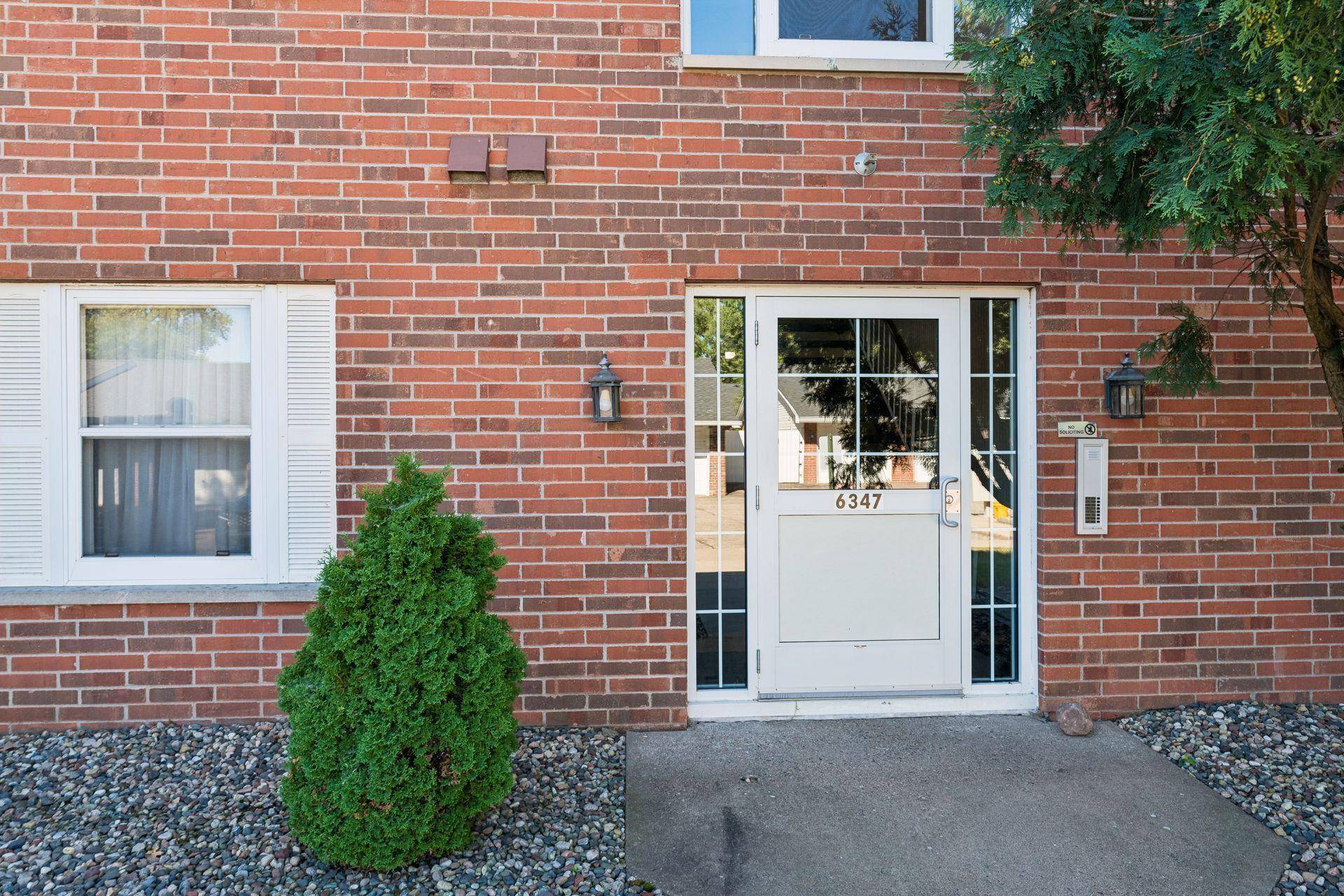 6347 Alderwood CIR #B, Woodbury, MN 55125