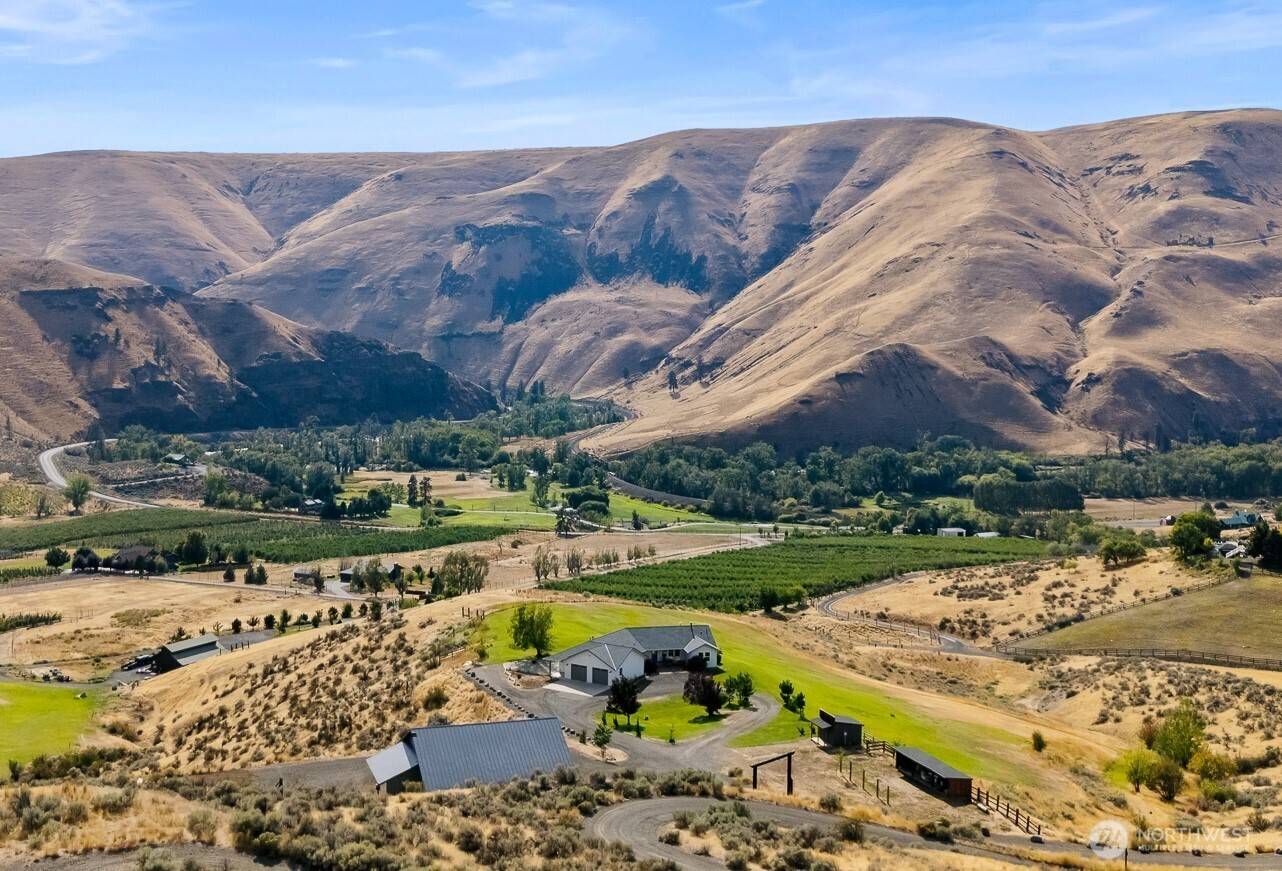 1350 Canyon River TER, Ellensburg, WA 98926