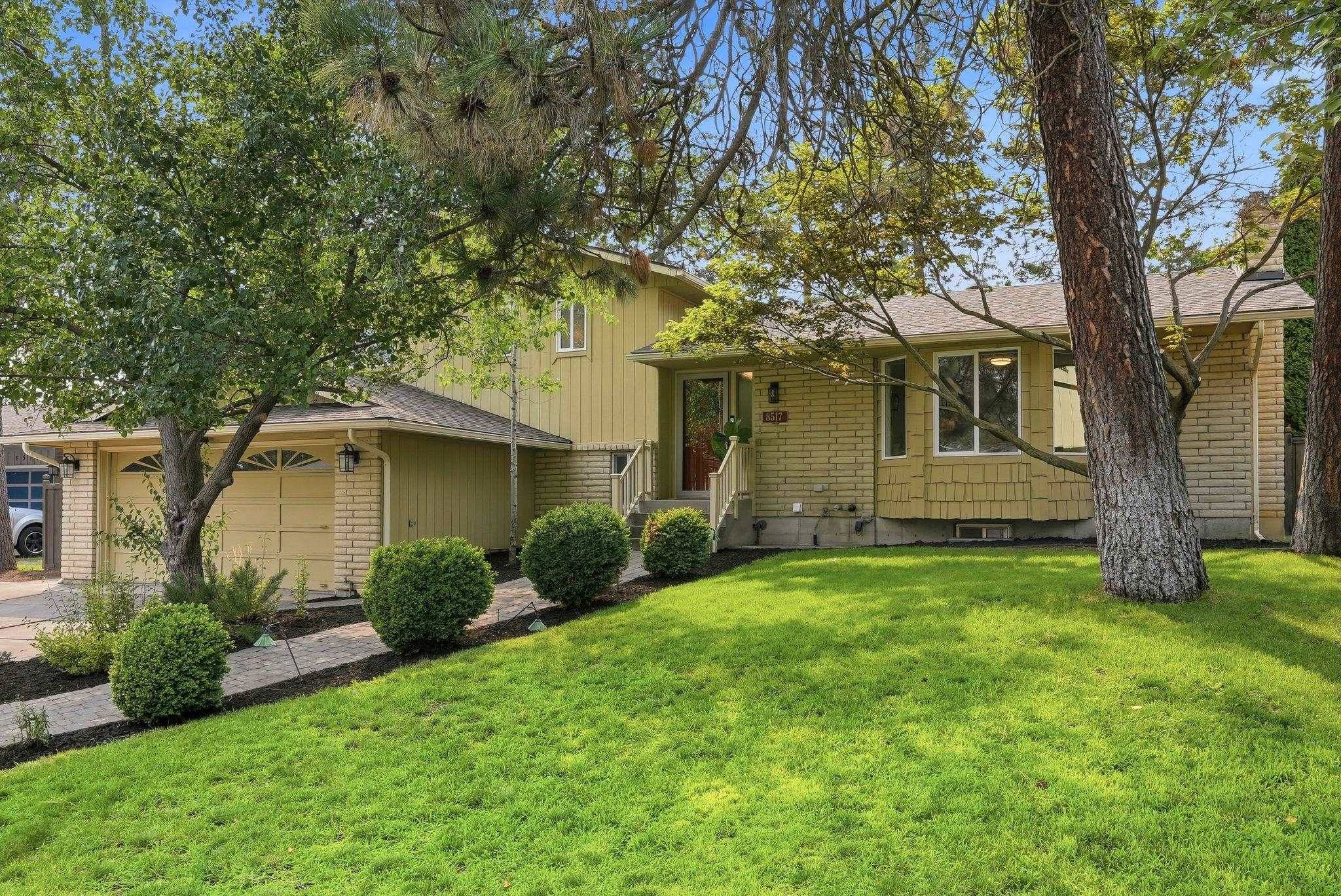 8517 N Greenwood St, Spokane, WA 99208