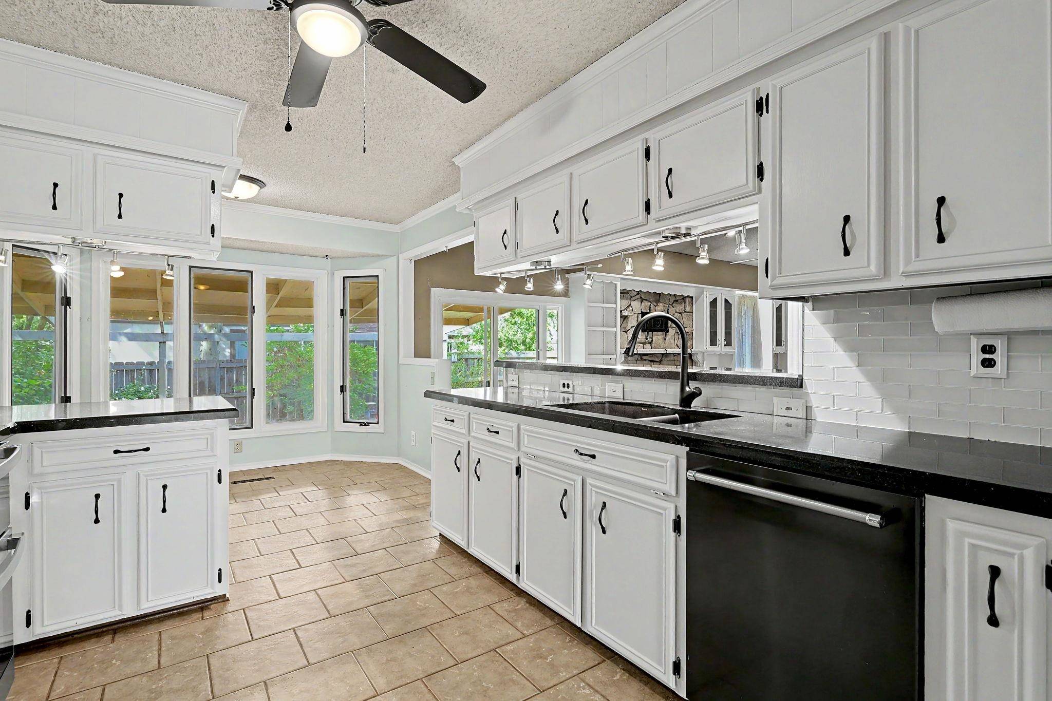 661 N Oak Ct, Derby, KS 67037