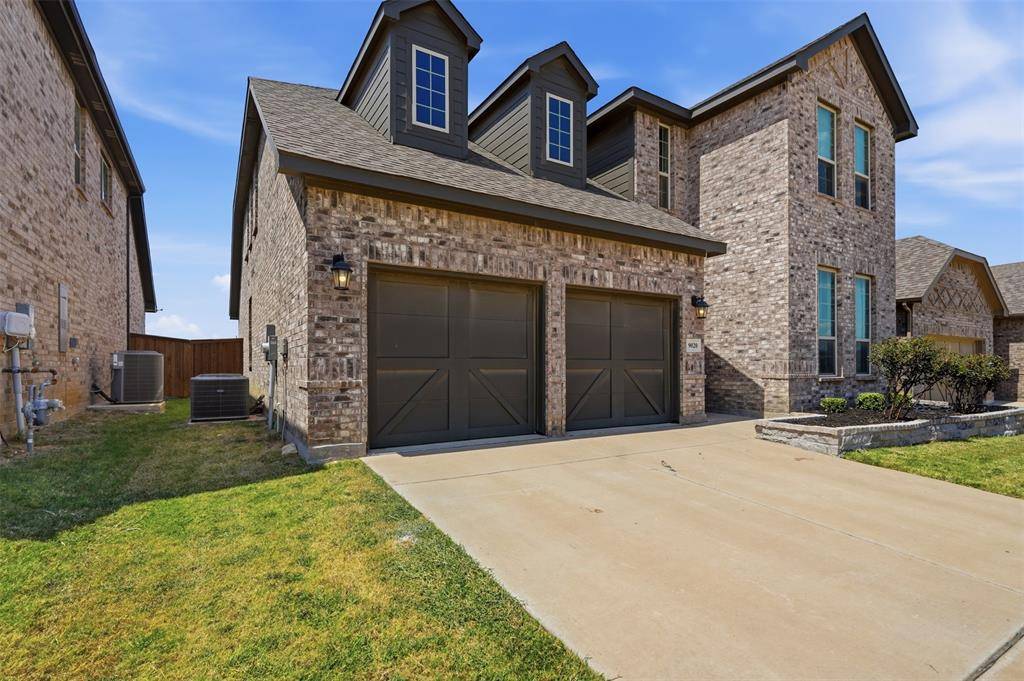 9020 Horse Herd Drive, Fort Worth, TX 76123