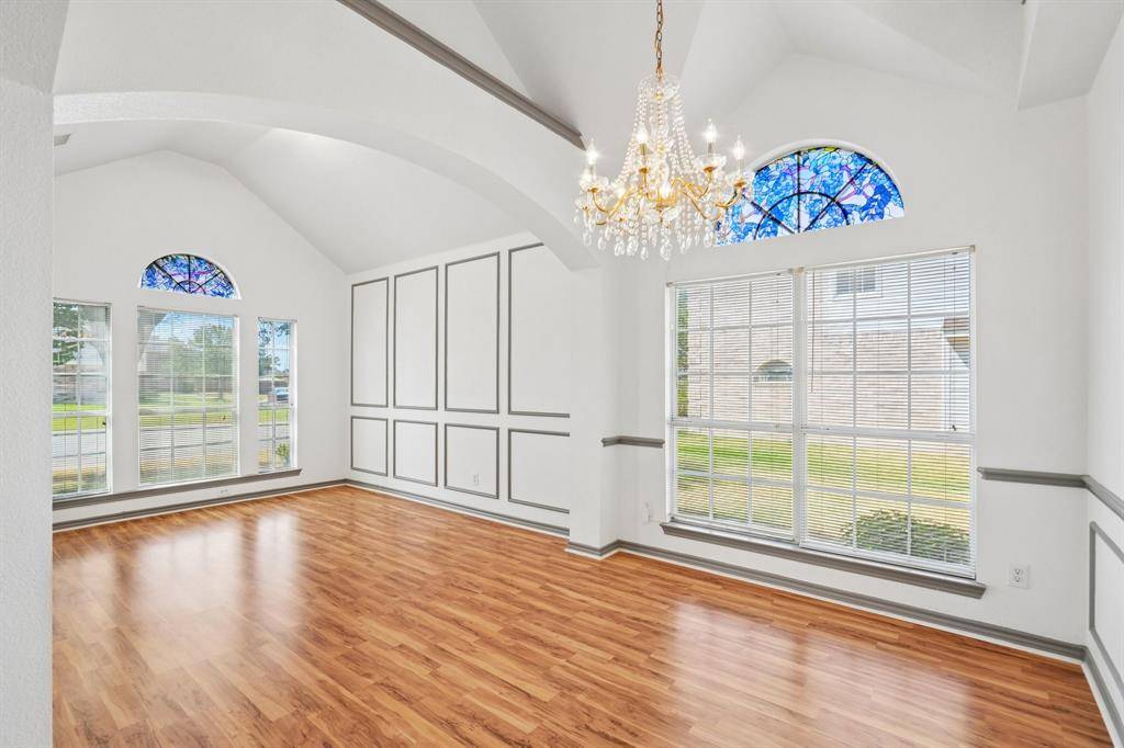 1517 Mountain Laurel Lane, Desoto, TX 75115