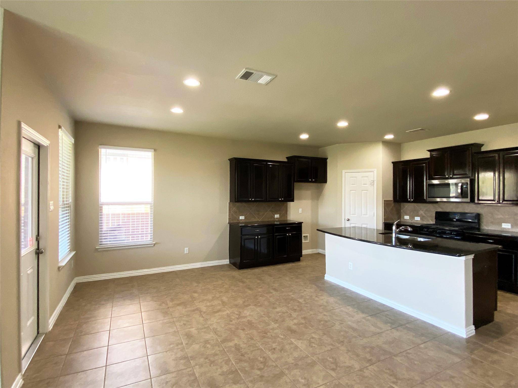 2009 Mary Ella DR, Leander, TX 78641