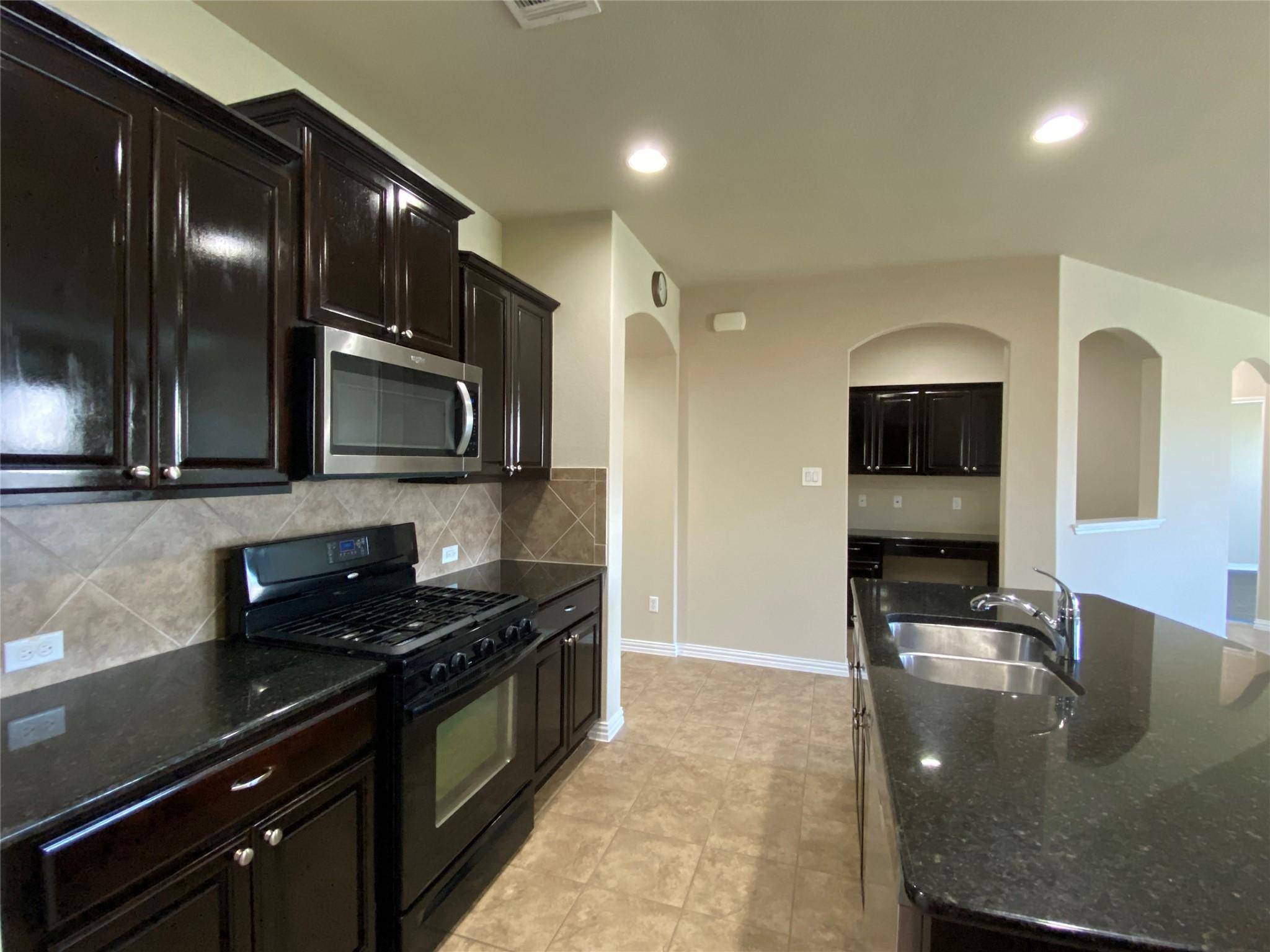 2009 Mary Ella DR, Leander, TX 78641
