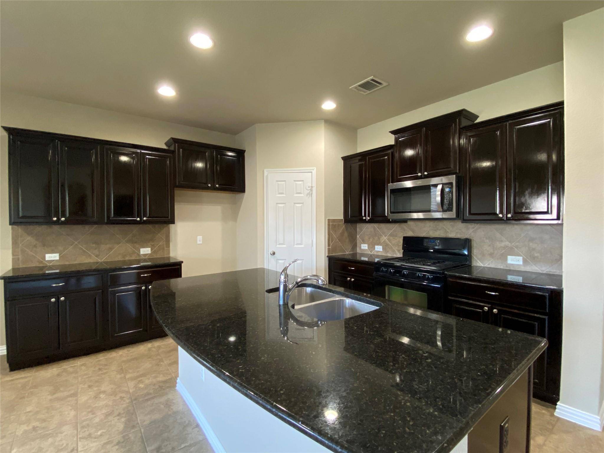 2009 Mary Ella DR, Leander, TX 78641