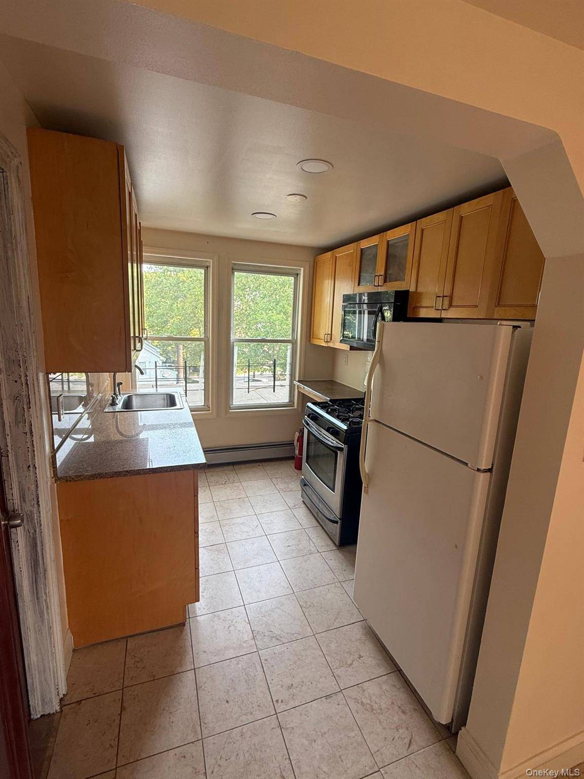 149 W Kingsbridge RD #3, Mount Vernon, NY 10550