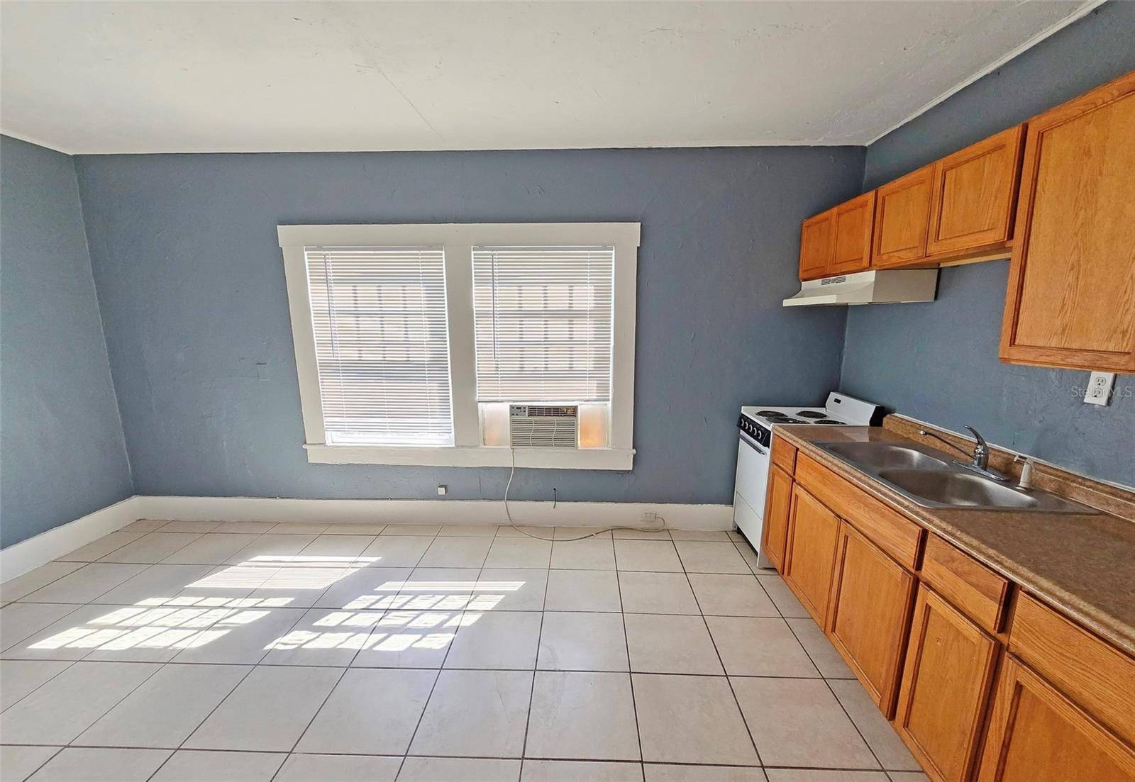 612 26TH ST W #4, Bradenton, FL 34205