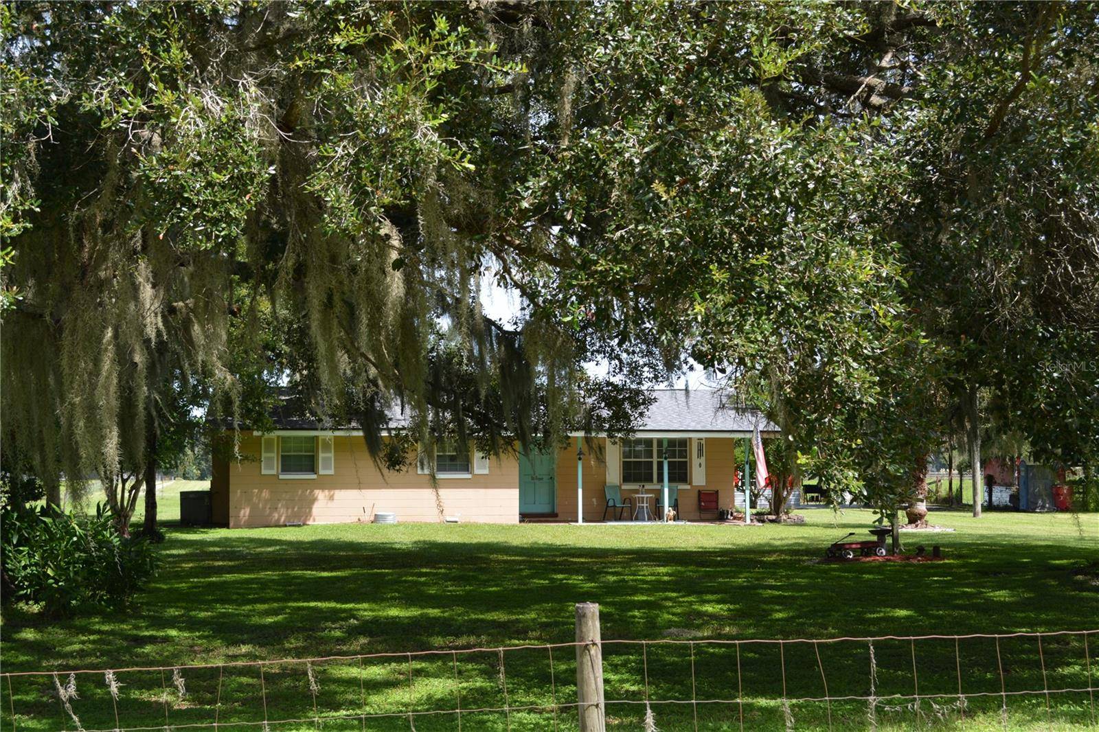 7826 CR 736, Center Hill, FL 33514