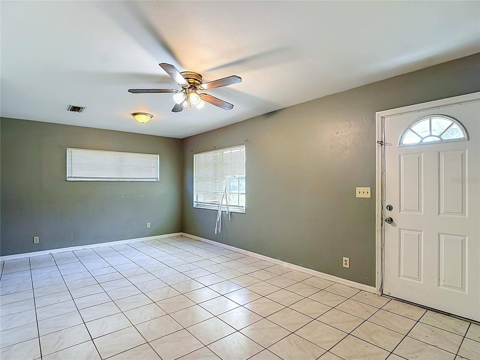8410 N SEMMES ST, Tampa, FL 33604