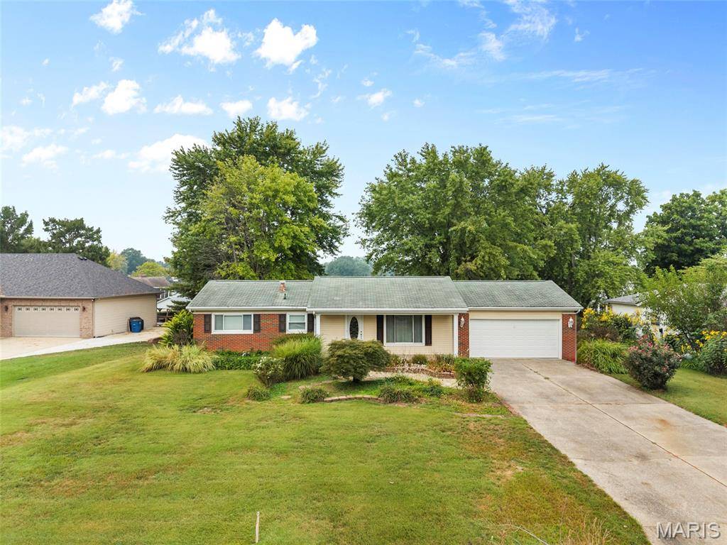 355 Wanda DR, Edwardsville, IL 62025