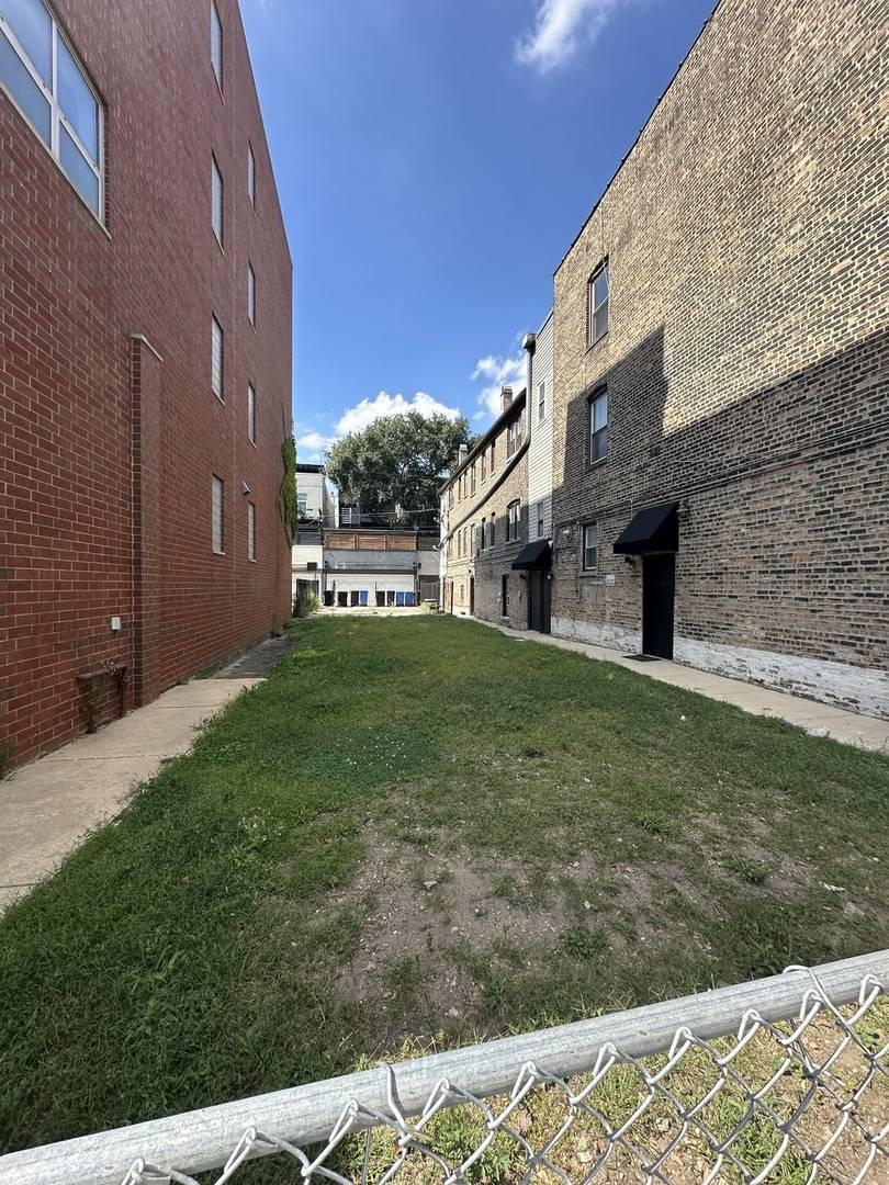 910 N ASHLAND AVE, Chicago, IL 60622