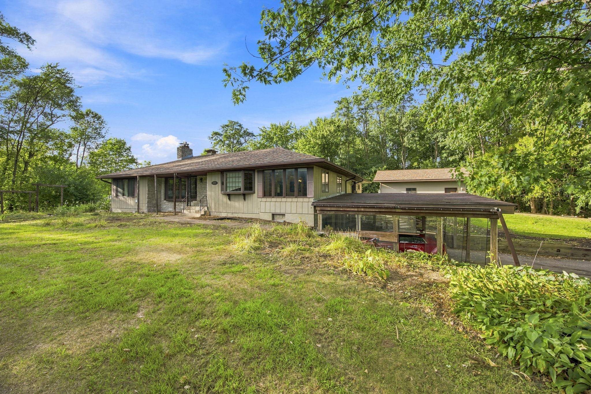 1847 Upper 55th ST E, Inver Grove Heights, MN 55077