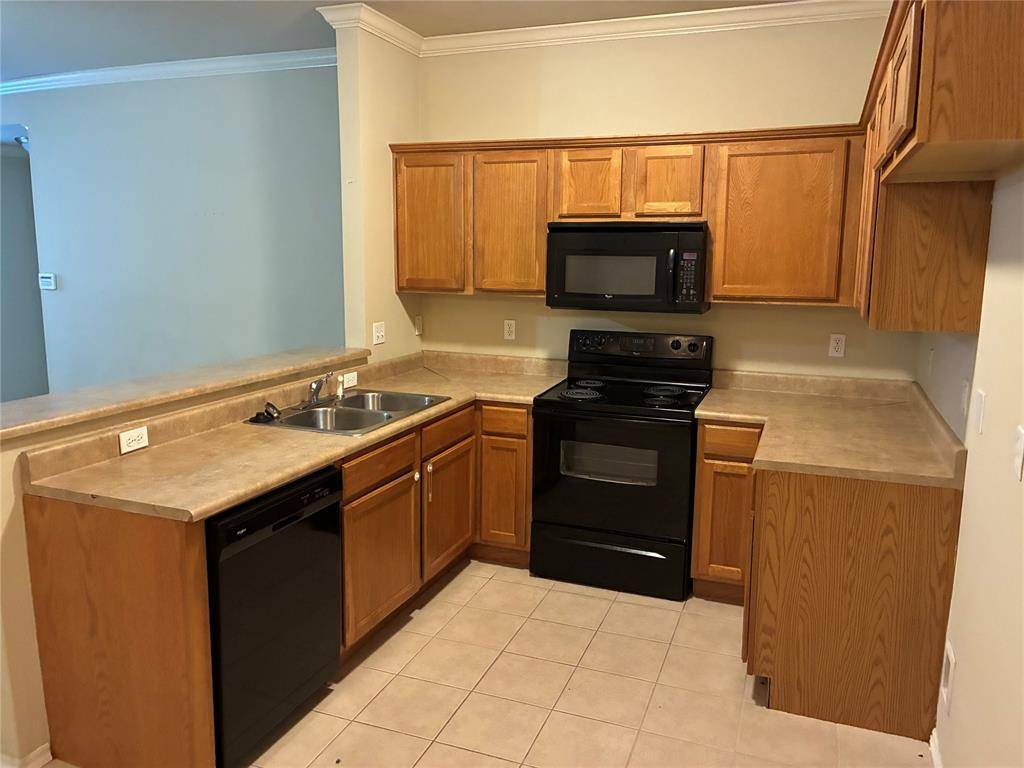 11011 SW 5th ST, Yukon, OK 73099